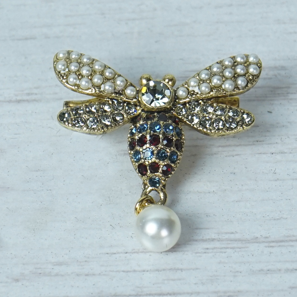 Bee Brooch with Pearl