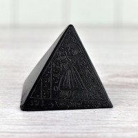 Pyramid - black